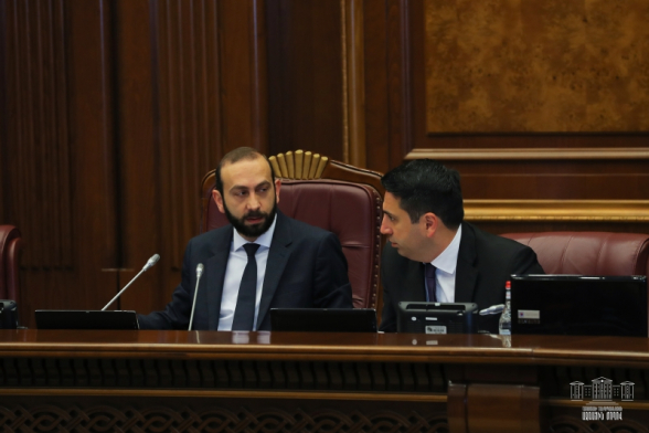 «Ինքը գիտի՝ ինչի համար». Արարատ Միրզոյանը նախազգուշացրեց Ալեն Սիմոնյանին